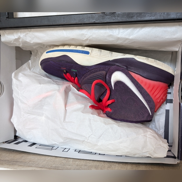 Nike Kyrie 6 Enlightenment Basketball Shoes - Picture 6 of 6